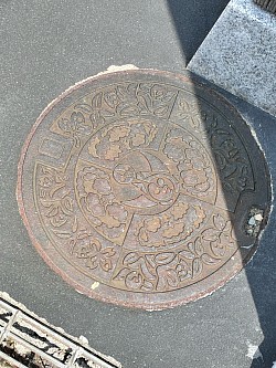 マンホール